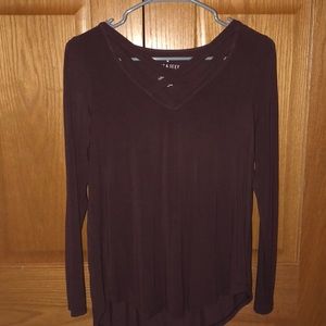 Women’s burgundy long sleeve American Eagle top